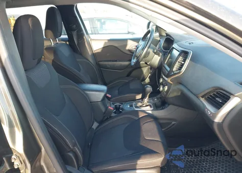 2015 Jeep Cherokee Latitude z USA, uszkodzony, nr VIN 1C4PJMCS0FW595406